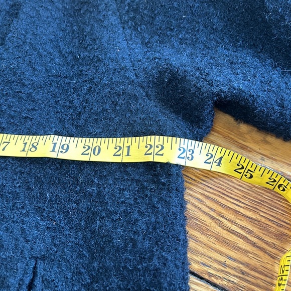 Vintage Wyandotte fabric 100% wool black boucle coat with mink collar. - Picture 9 of 13